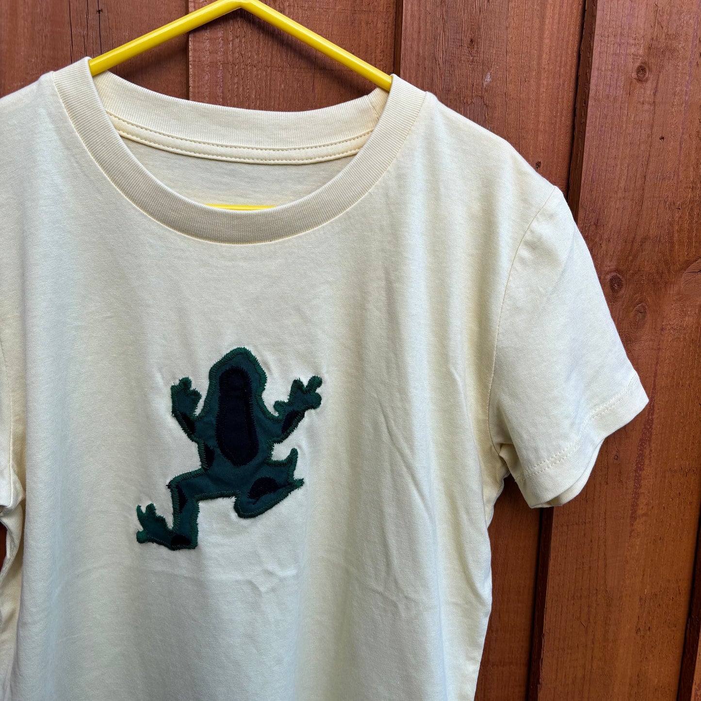 frog tee