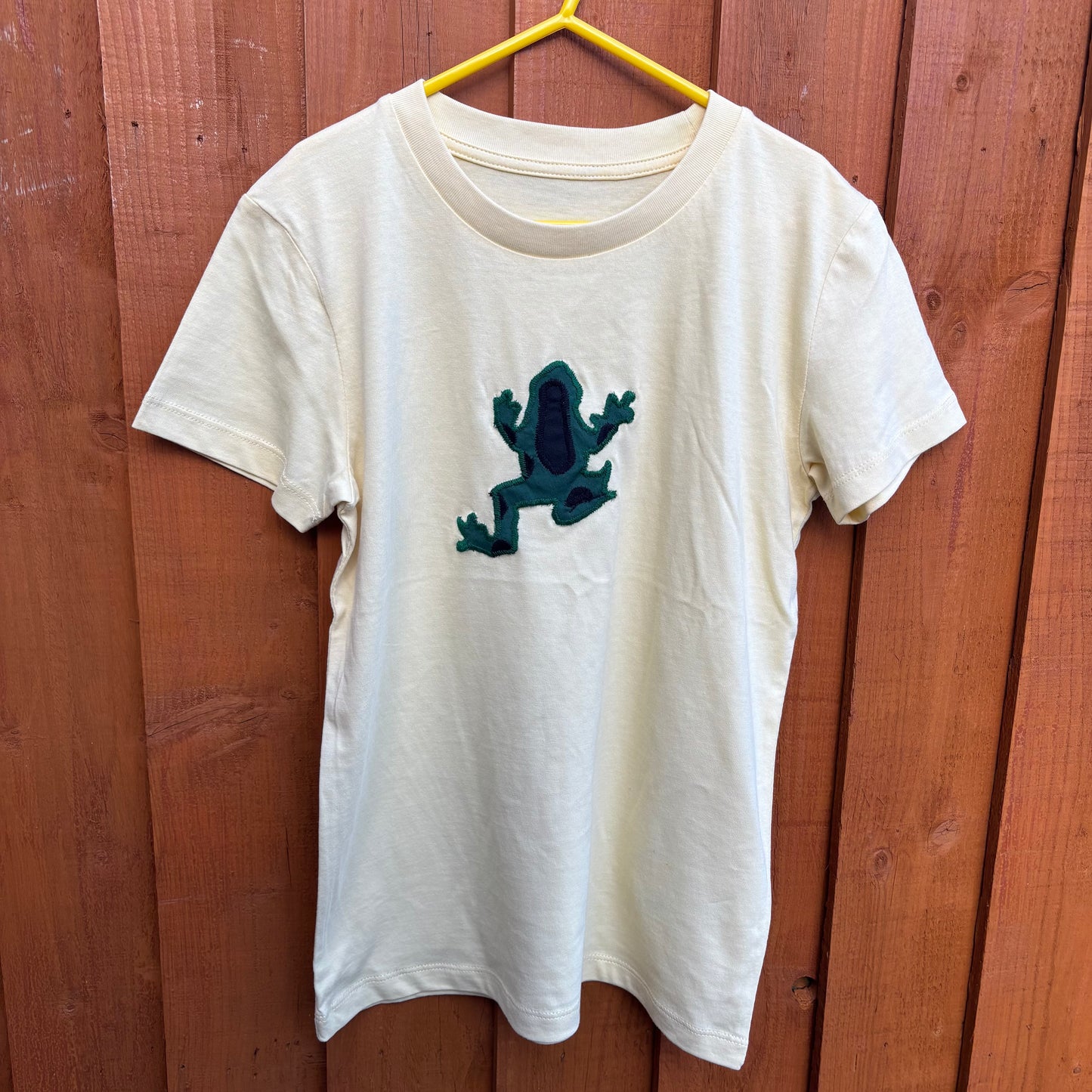 frog tee