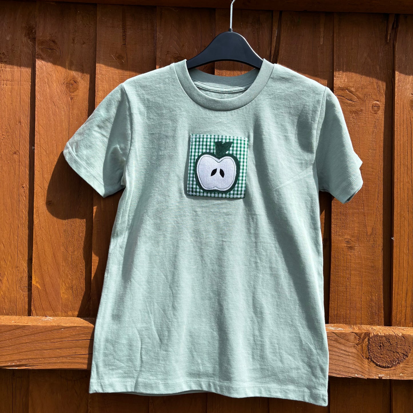 Green apple tee