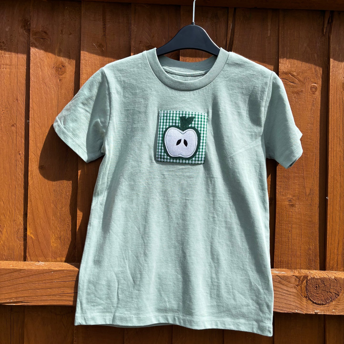 Green apple tee