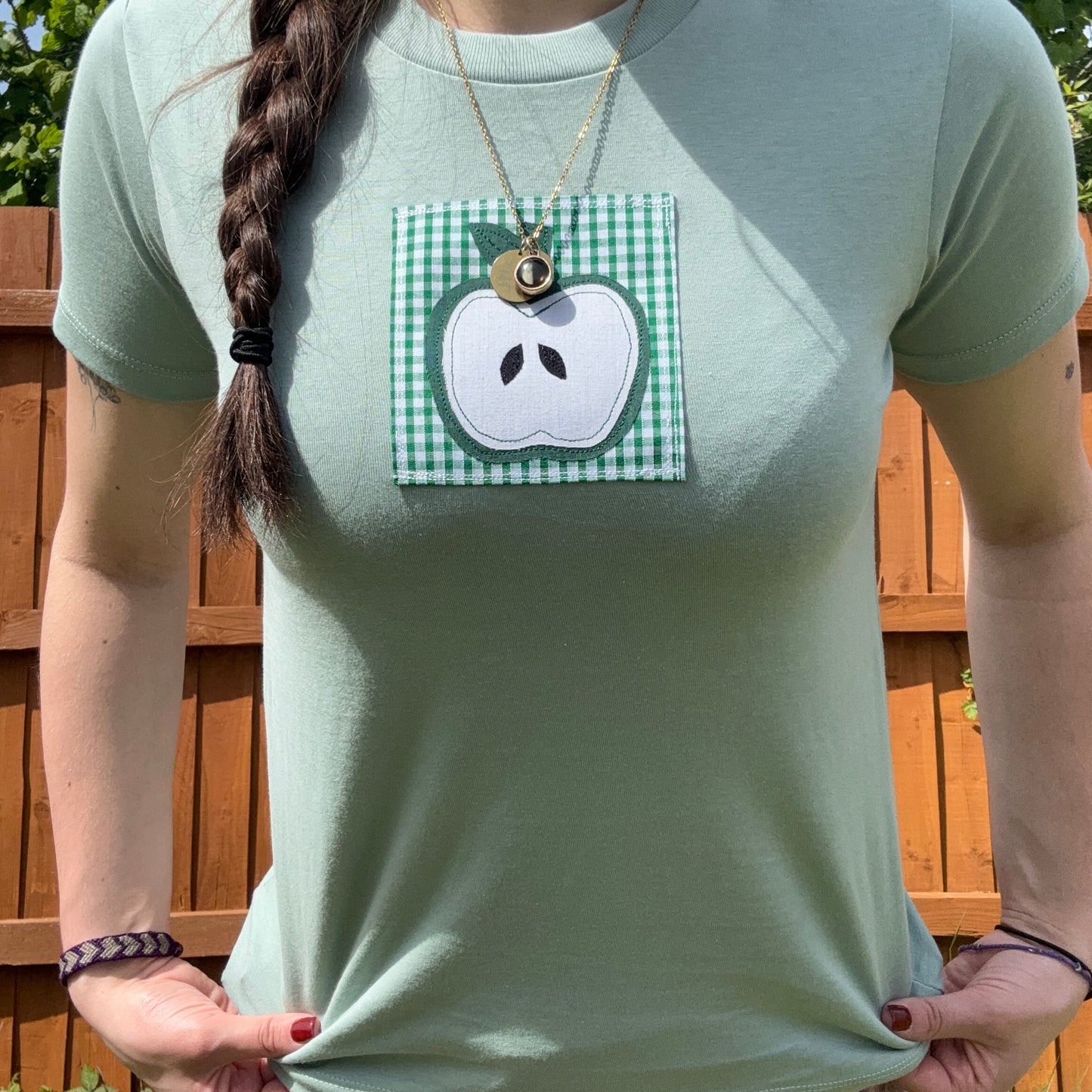 Green apple tee