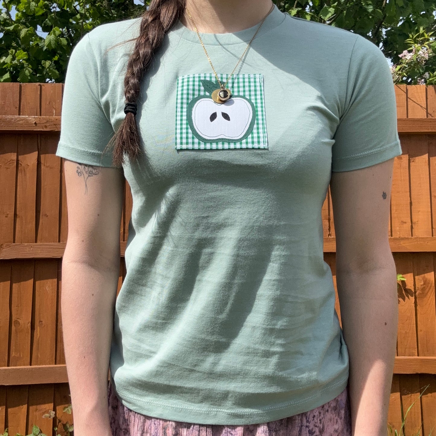 Green apple tee