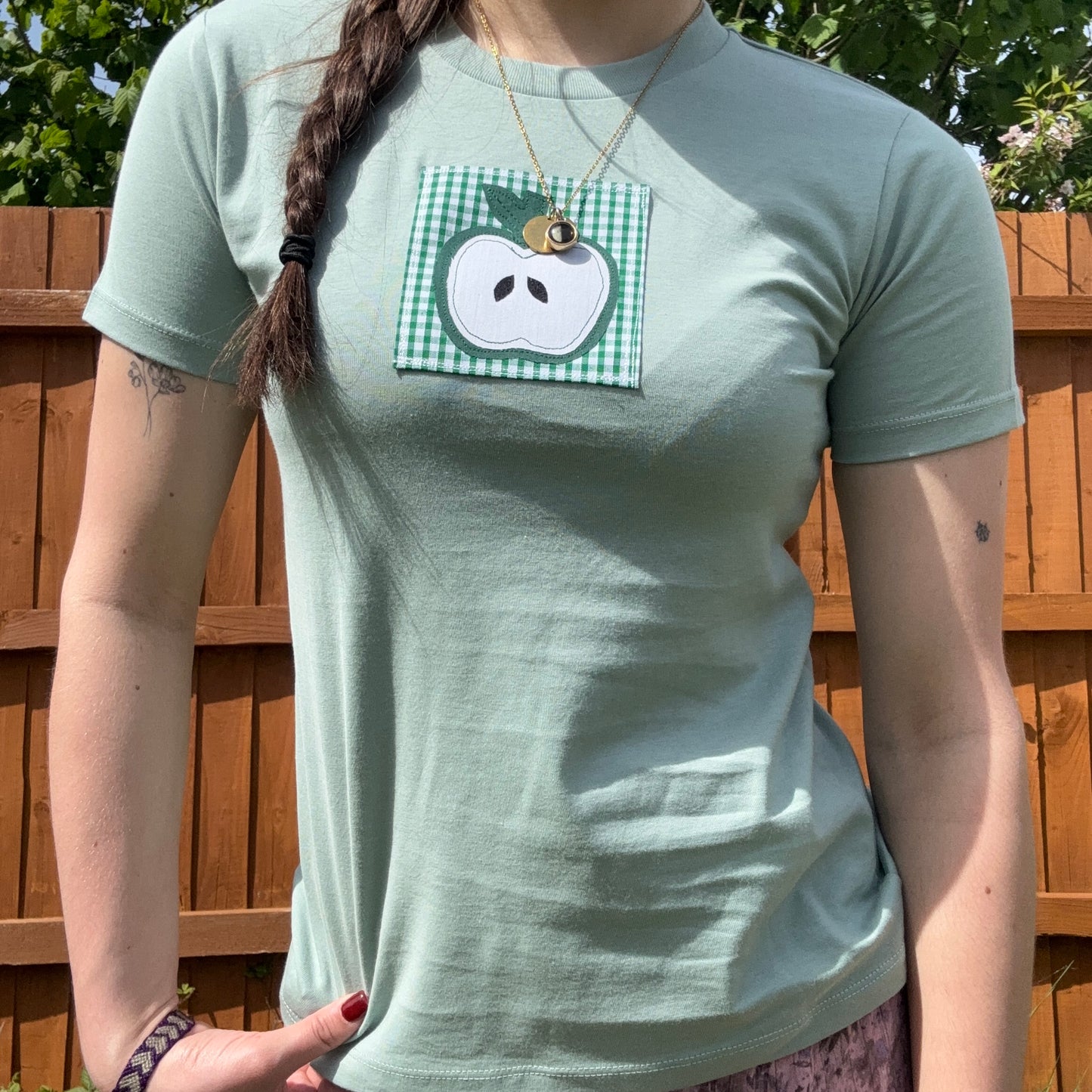 Green apple tee